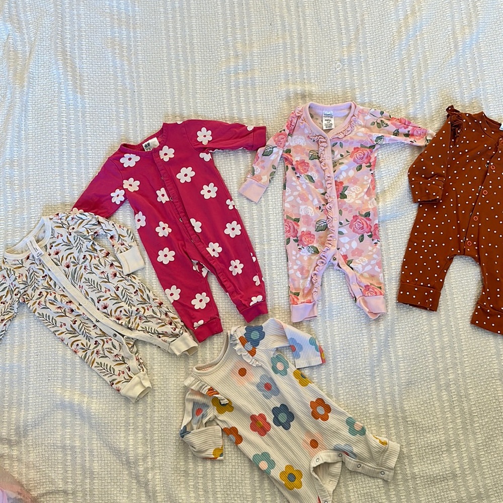 0-3 month long sleeve bodysuit lot